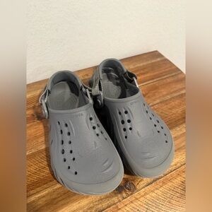 CROCS Kids' Gray Echo Clogs